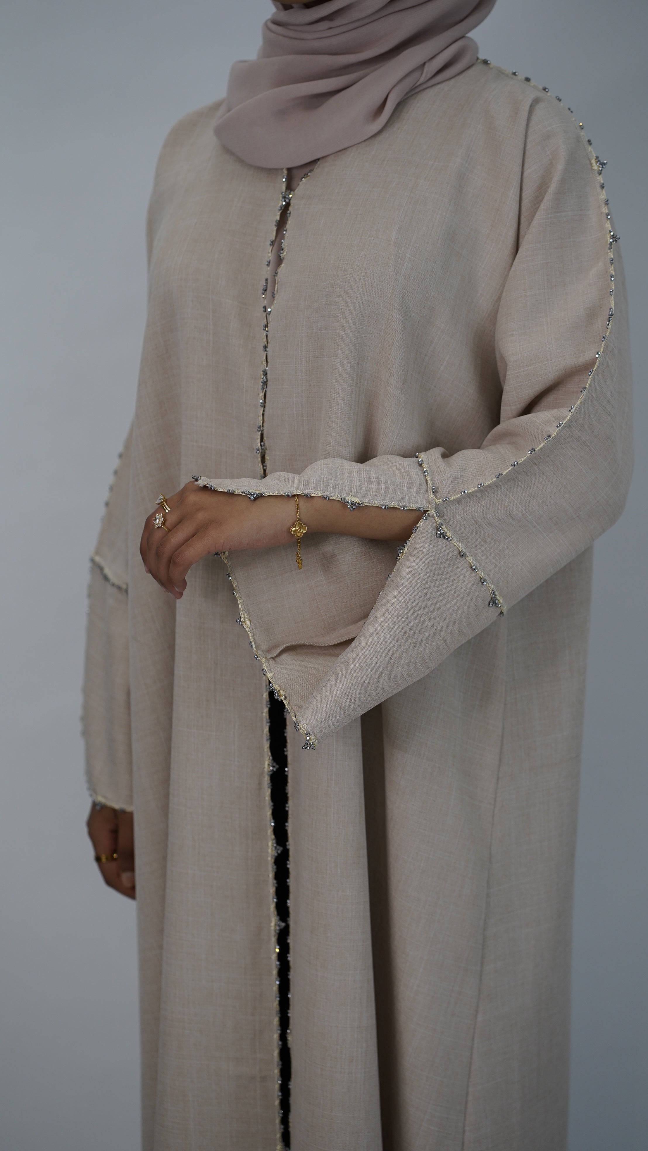 Sahar Cream linen Abaya