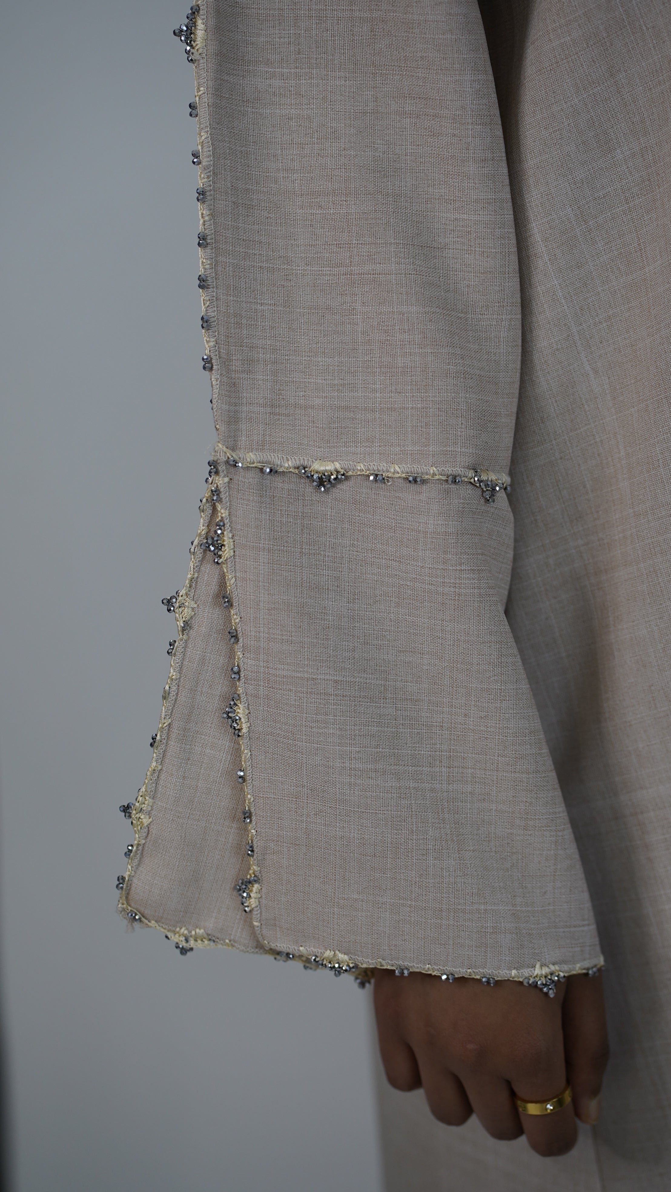 Sahar Cream linen Abaya