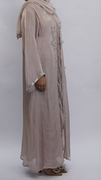 Zareen Abaya