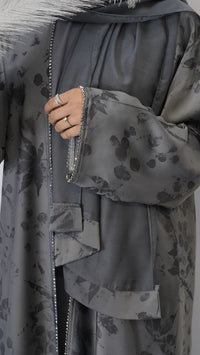Bushra Abaya