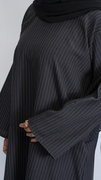 Hafsa striped Abaya