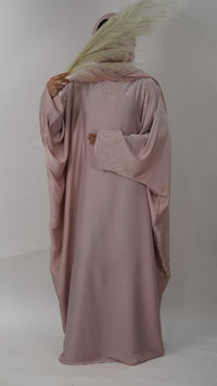 Zaynab Abaya