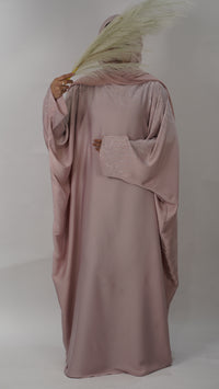 Zaynab Abaya