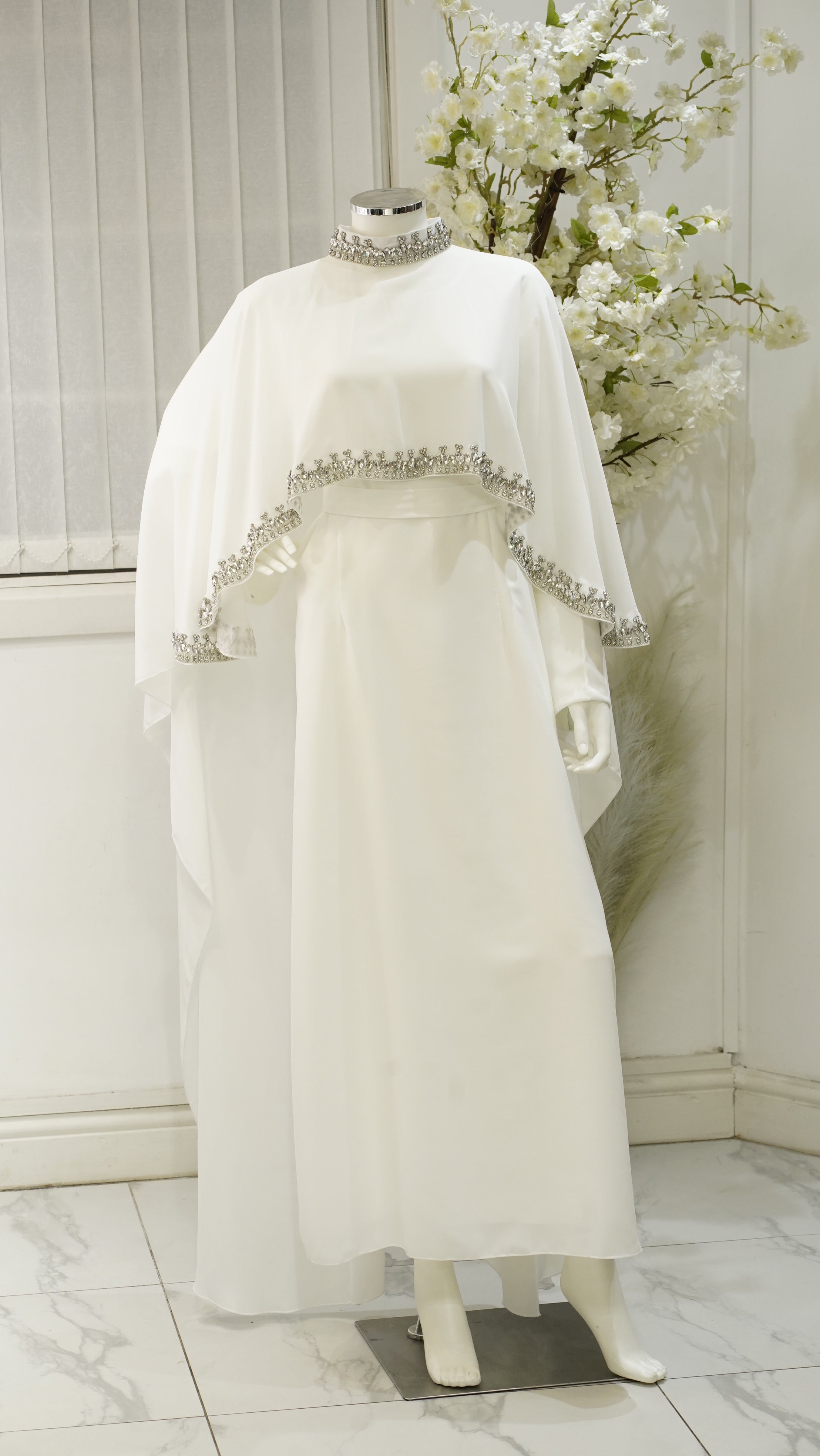 Marjan cap abaya white