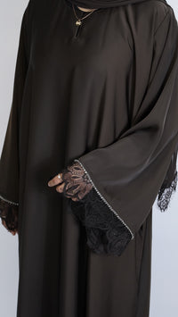 Safa Lace Abaya