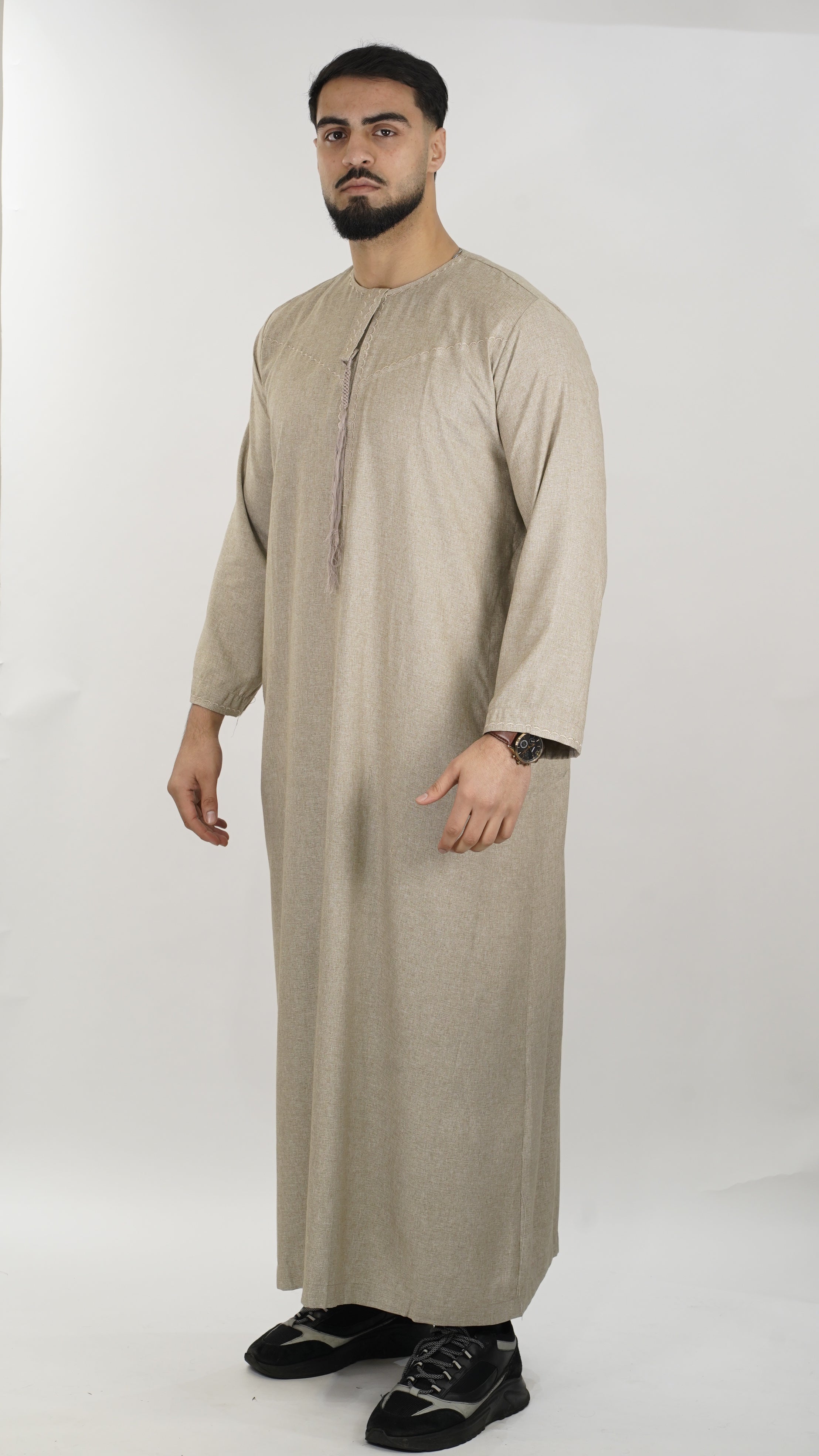 Emirati Thobe