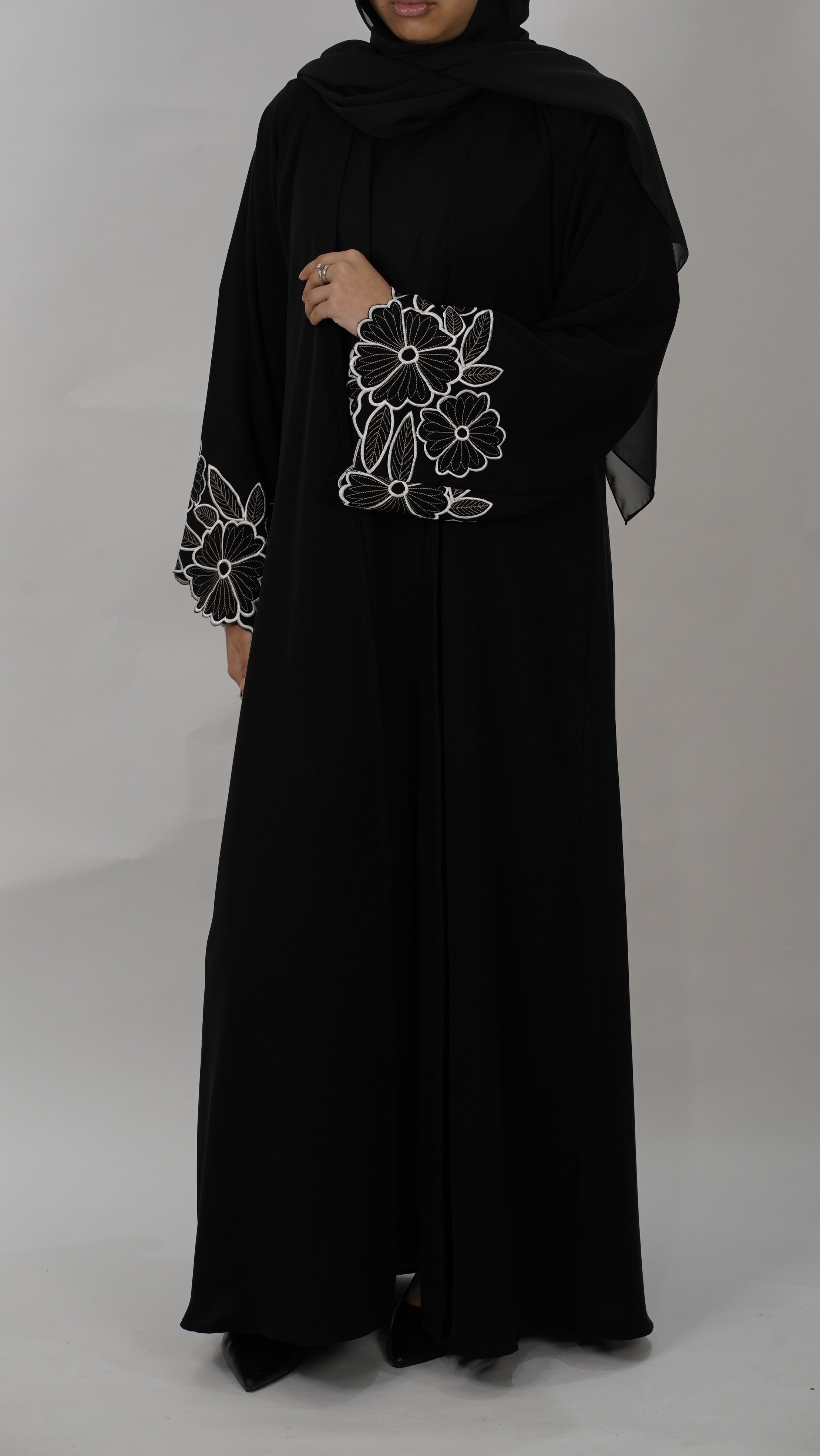 Noran EmbroideryAbaya